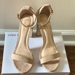Lulus| faux suede| size 10| block heeled sandal| light taupe nude|